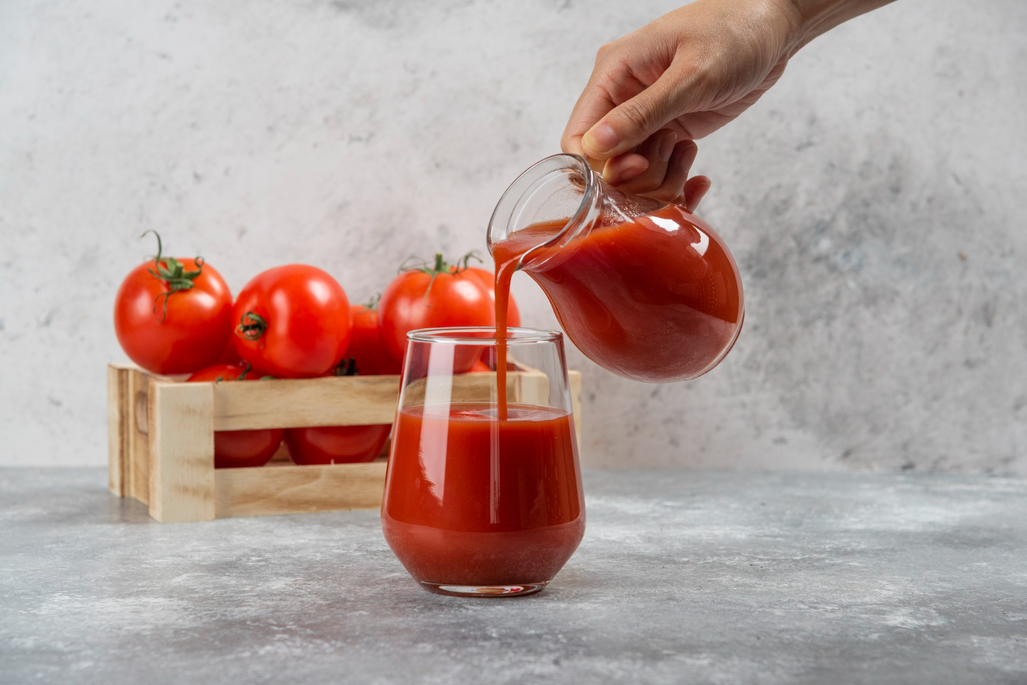 how to get tomato sauce out of clothes